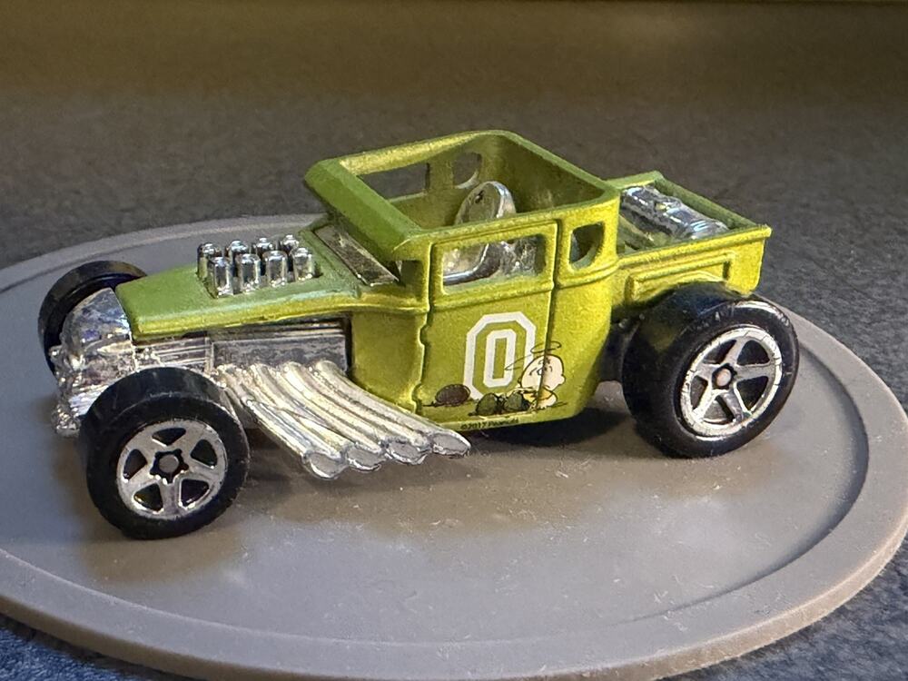 2017 Hot Wheels Bone Shaker Green Peanuts /Charlie Brown k22 1-186 MJ 1 NL